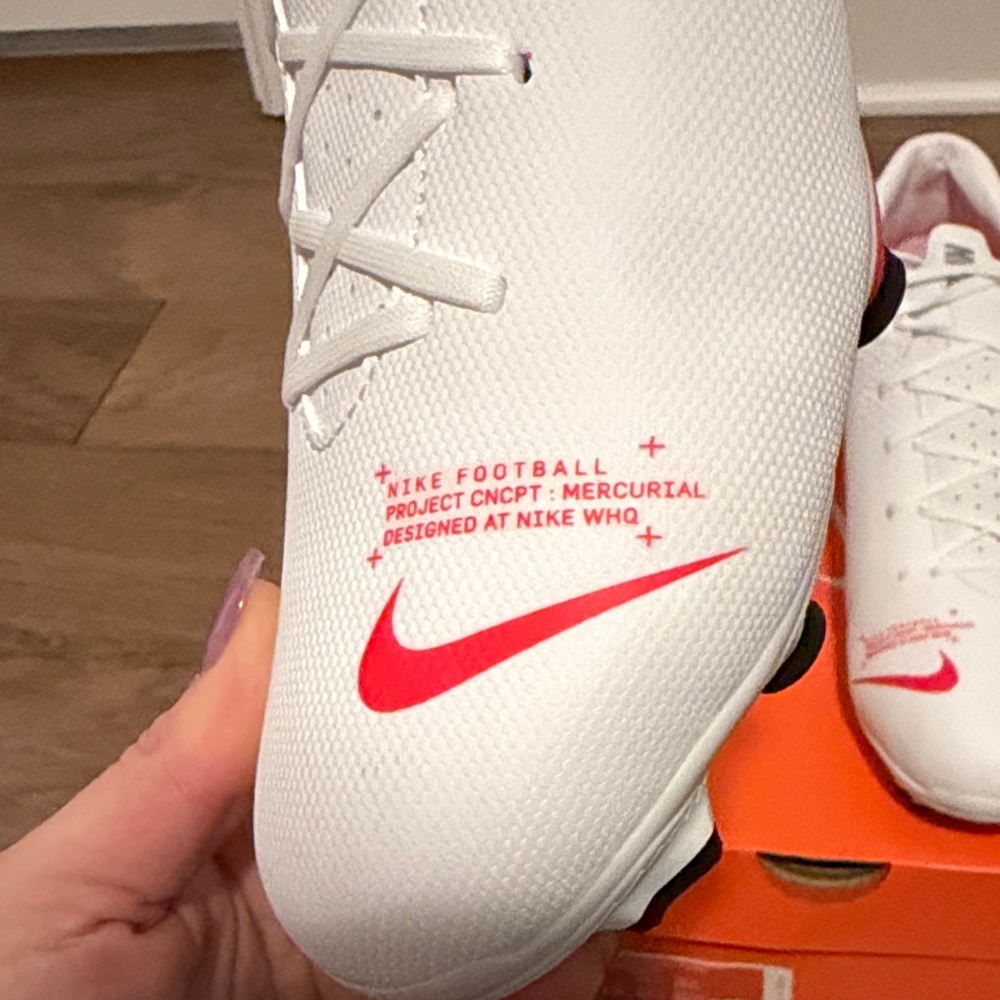Nike Mercurial Vapor 13 Academy FG/MG Soccer Cleat in White/Laser Crimson-Black - Picture 3 of 6